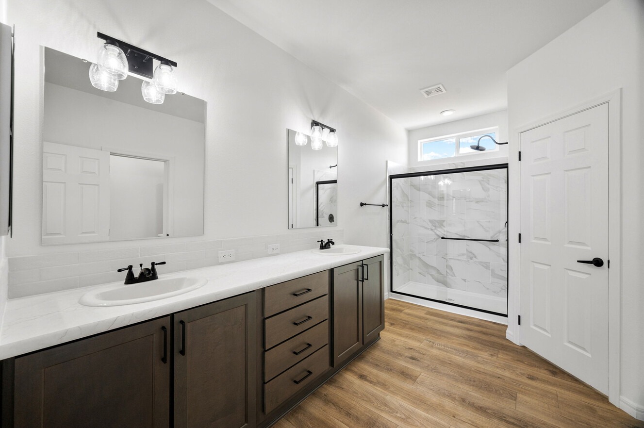 Champion, quick loan approval, climitedseriesabathweb, renovation, appliances, Peoria tiny homes
