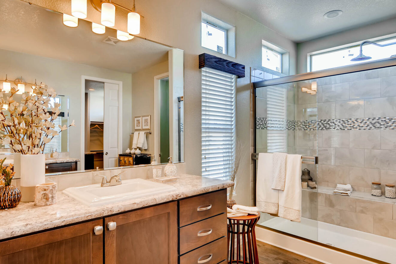 wdurangostphoenixazprintmasterbathroomxdpi, sale, on‑site management, delivery‑crew, handicap‑access, manufactured home finan
