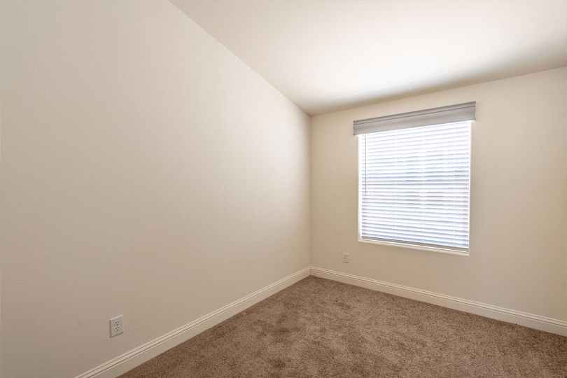 refinance, swimming pool community, tie‑downs, rent‑to‑own, florianfehmesacavcobbedcopy, family size homes